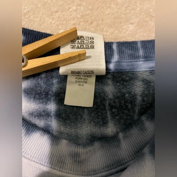 VS. PINK sweatshirt(size X-small) and sweatpants(size small) like new